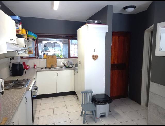 2 BEDROOM DUPLEX FOR SALE IN BLUFF